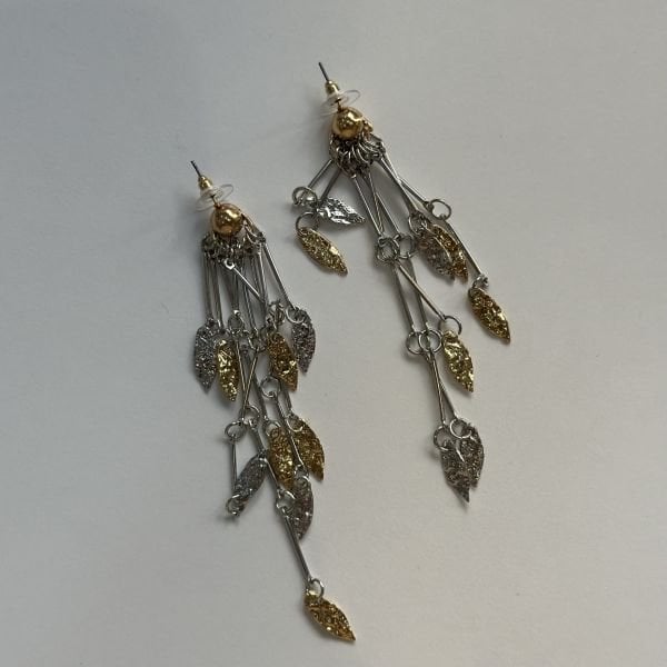 Gold Yapraklı Sallantılı Gümüş Zincir Küpe